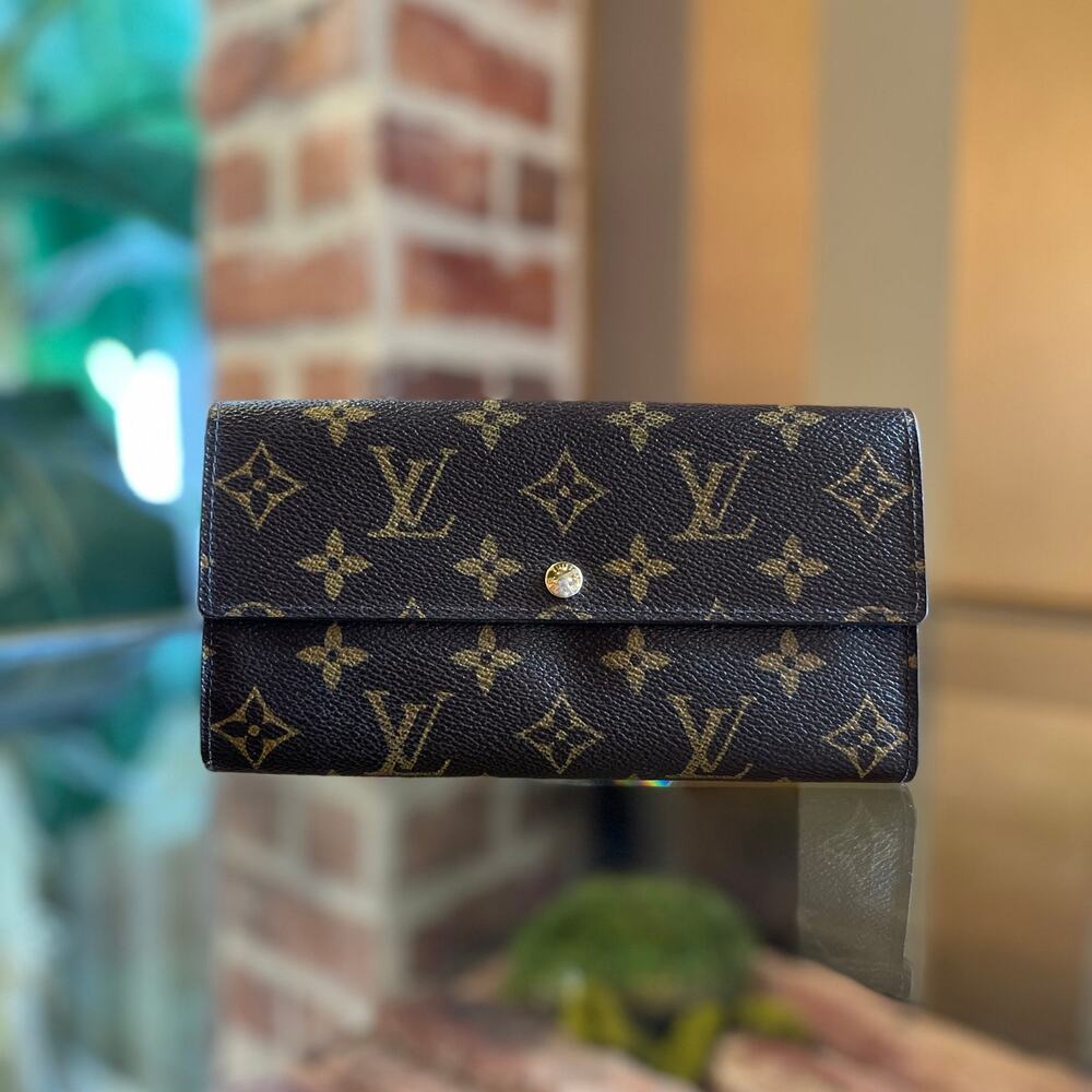 LOUIS VUITTON Sarah LV Monogram Brown Coated Canvas  Wallet